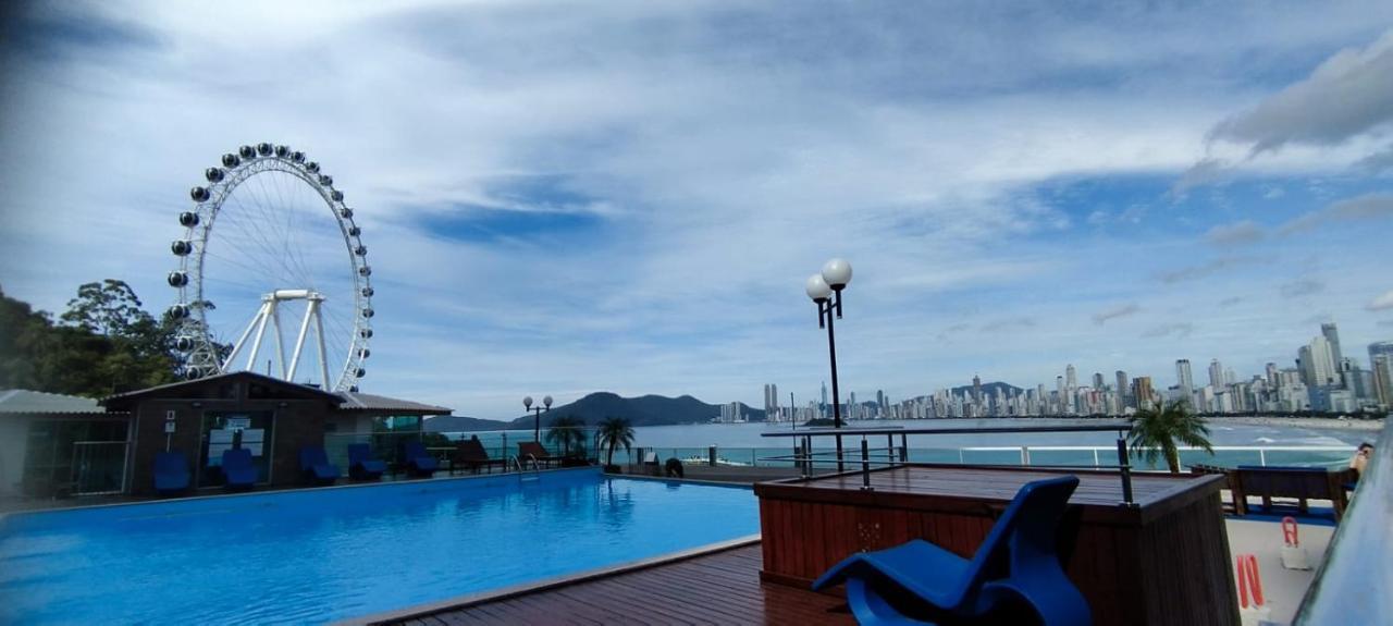 Pé Na Areia * Balneário Camboriú